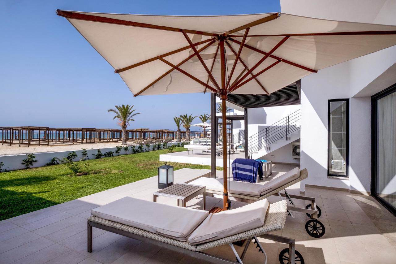Les Orangers Garden Villas And Bungalows Ultra All Inclusive Hammamet Exterior foto The beach at the hotel